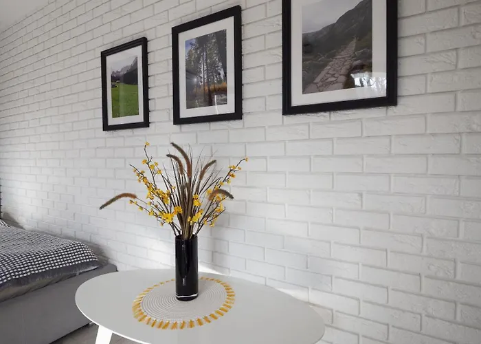 Carpano, Ogrodnicza 7 / アパート *